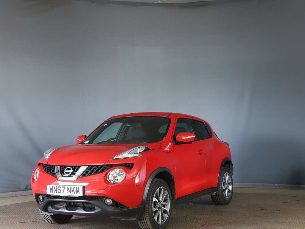 Nissan Juke Tekna Red #6