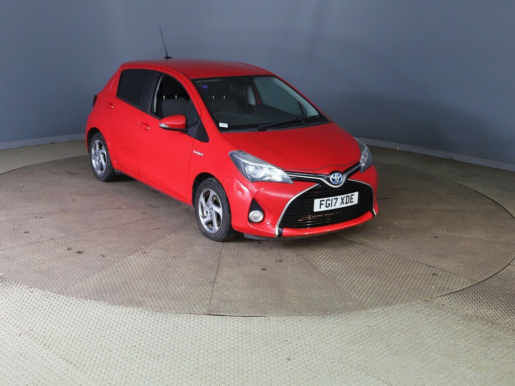 Toyota Yaris Icon Tech #1