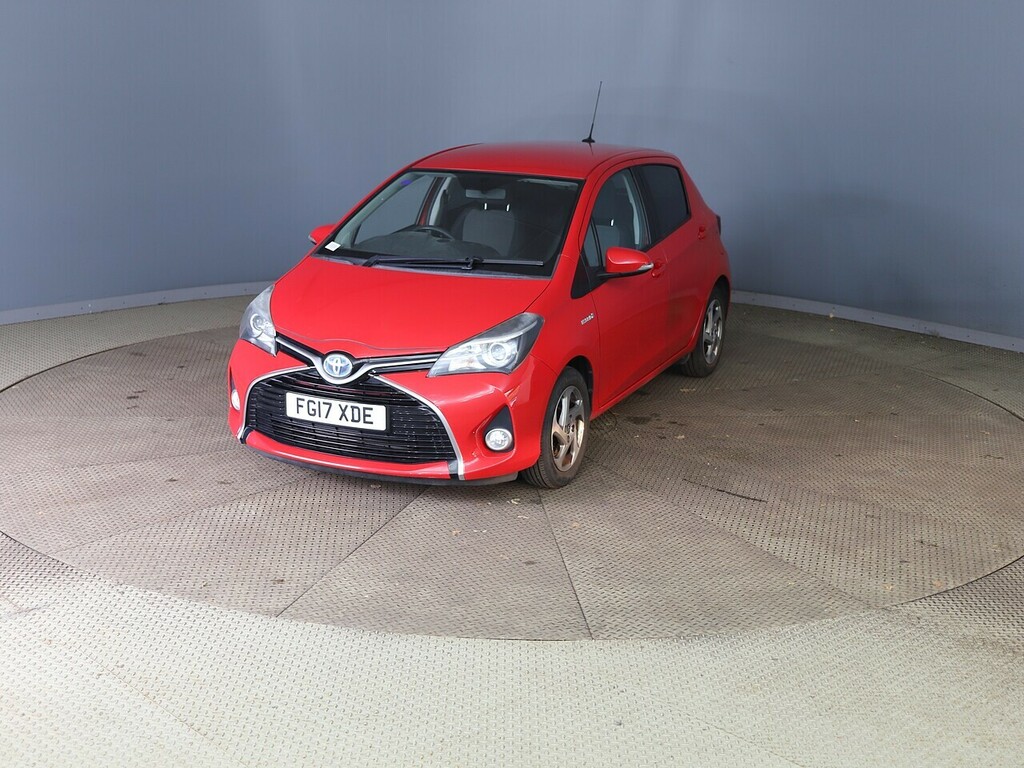 Toyota Yaris Icon Tech #3