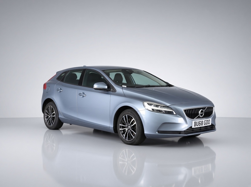 Volvo V40 T3 Inscription Red #2