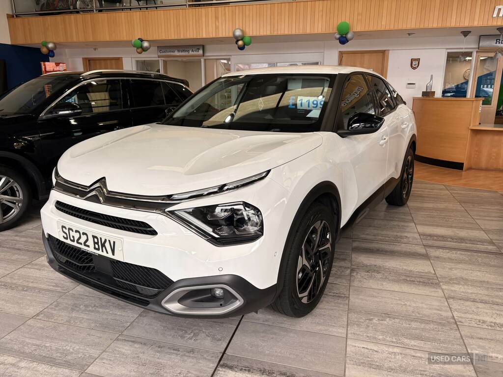 Citroen C4 1.5 Bluehdi Shine White #3