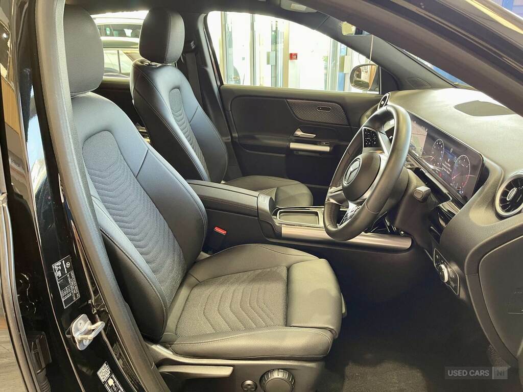 Mercedes-Benz GLA Class Gla 200D Sport Executive Black #5