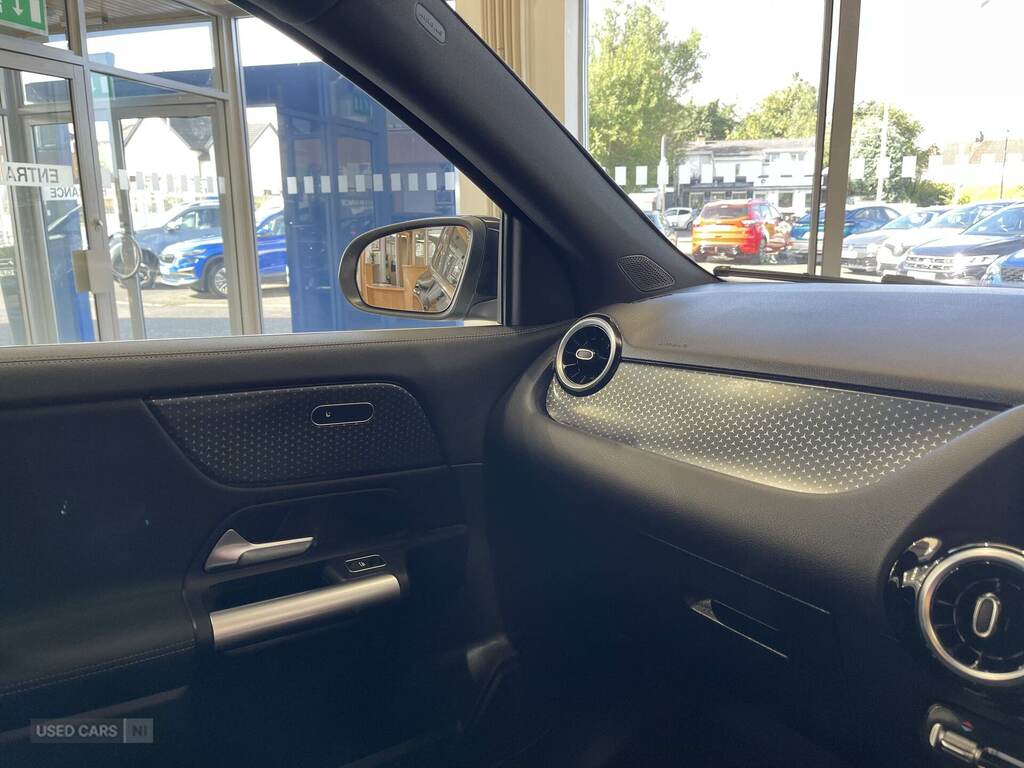 Mercedes-Benz GLA Class Suv  #15