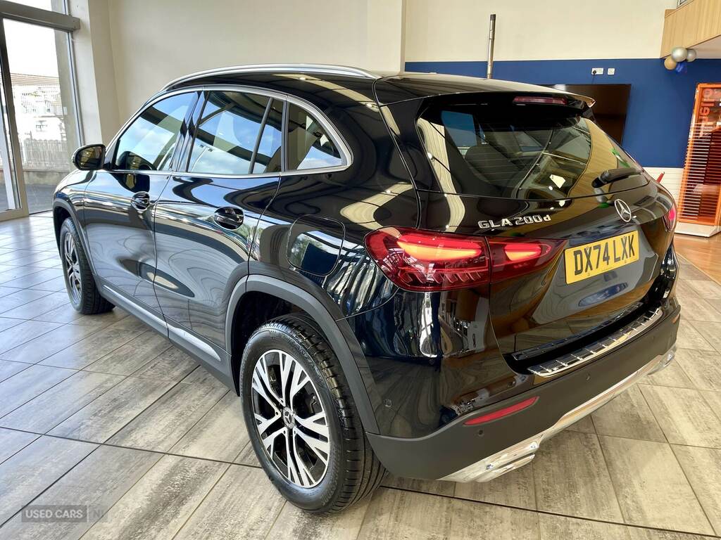 Mercedes-Benz GLA Class Suv  #13