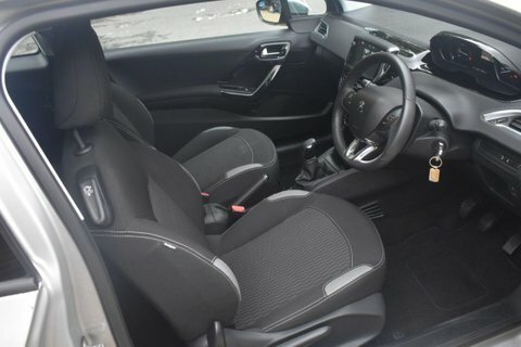 Peugeot 208 1.2 Puretech Active Silver #4