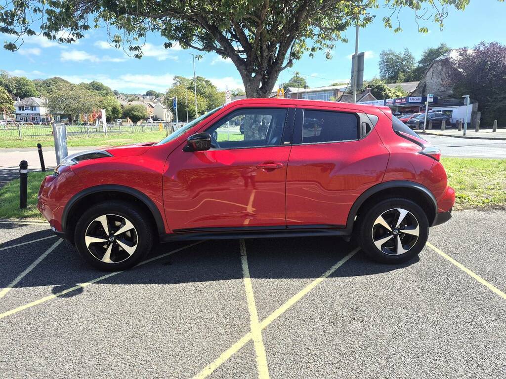 Nissan Juke Tekna Black #3