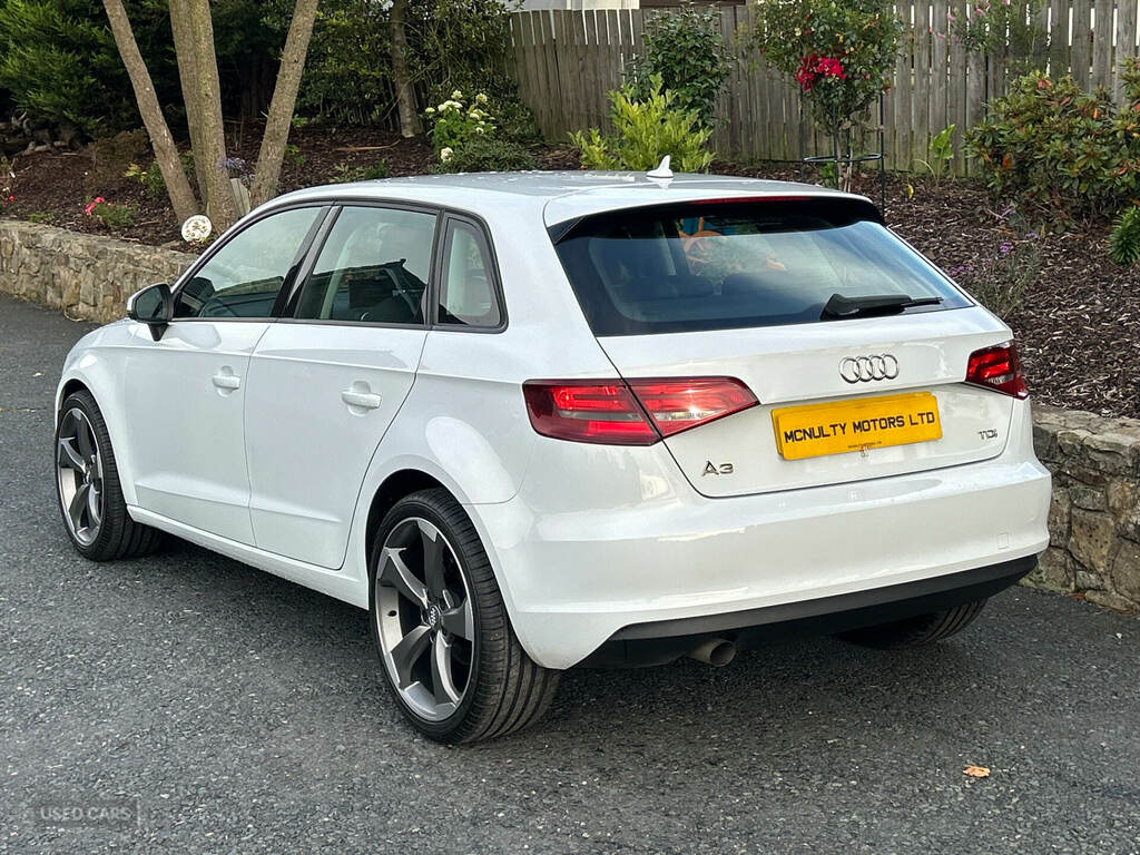 Audi A3 1.6 Tdi Se White #6