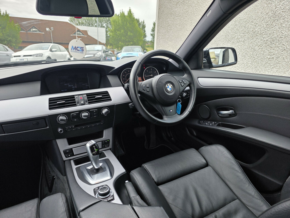 BMW 5 Series Black #16