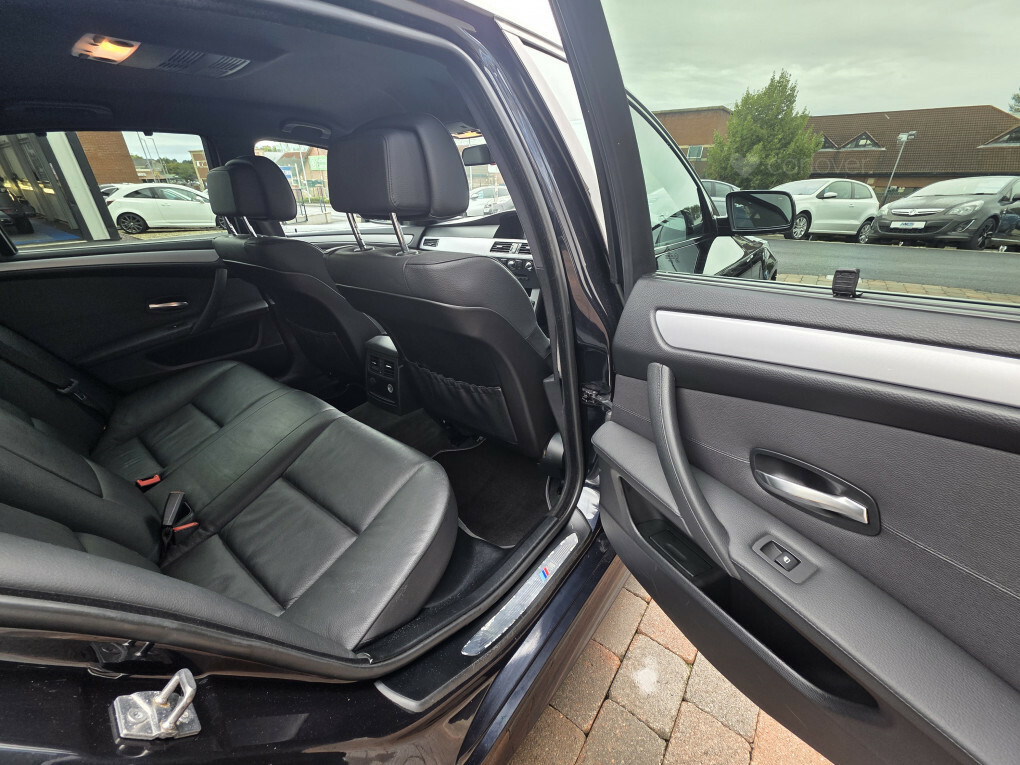 BMW 5 Series Black #19