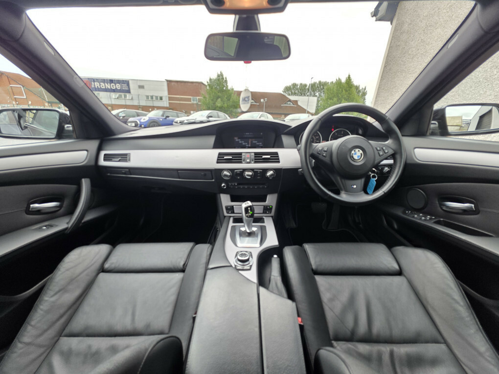 BMW 5 Series Black #15