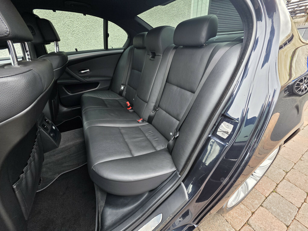 BMW 5 Series Black #14