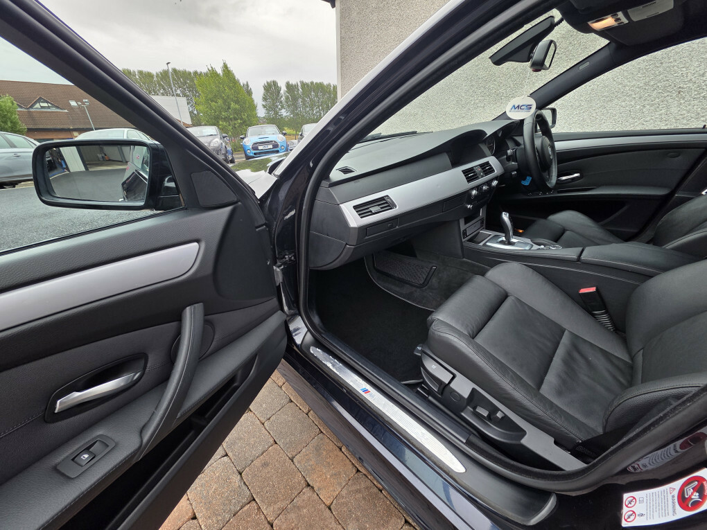BMW 5 Series Black #10