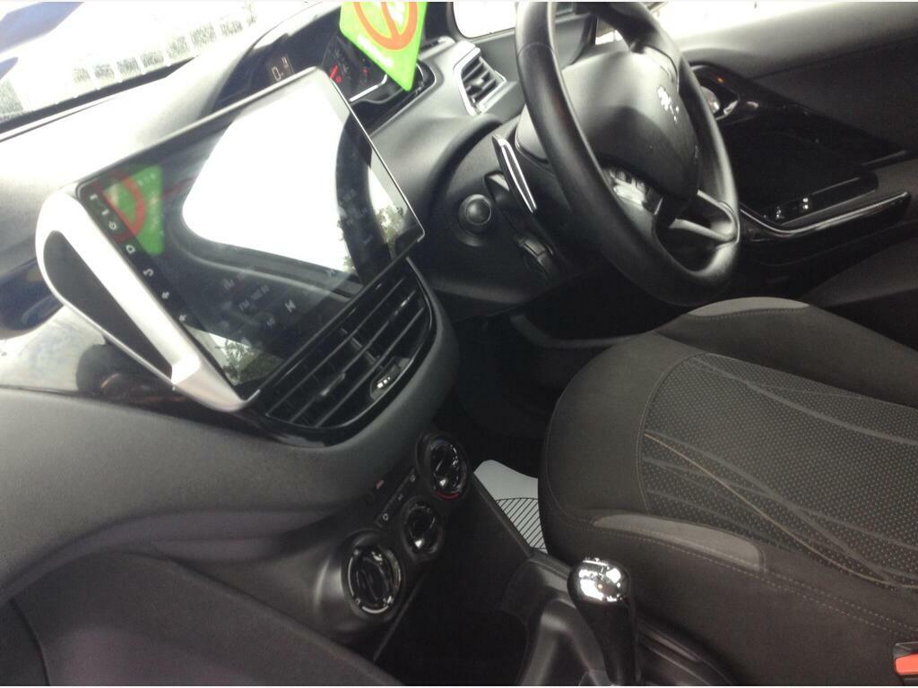 Peugeot 208 Active Red #13