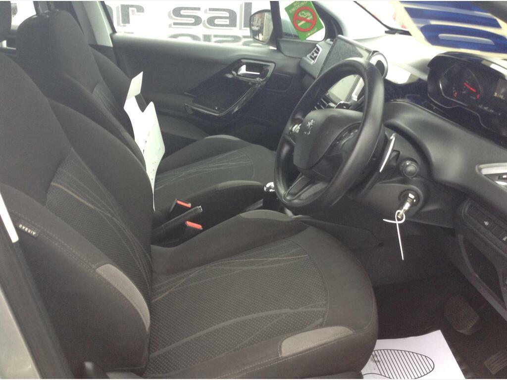 Peugeot 208 Active Red #8