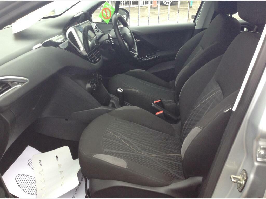 Peugeot 208 Active Red #14