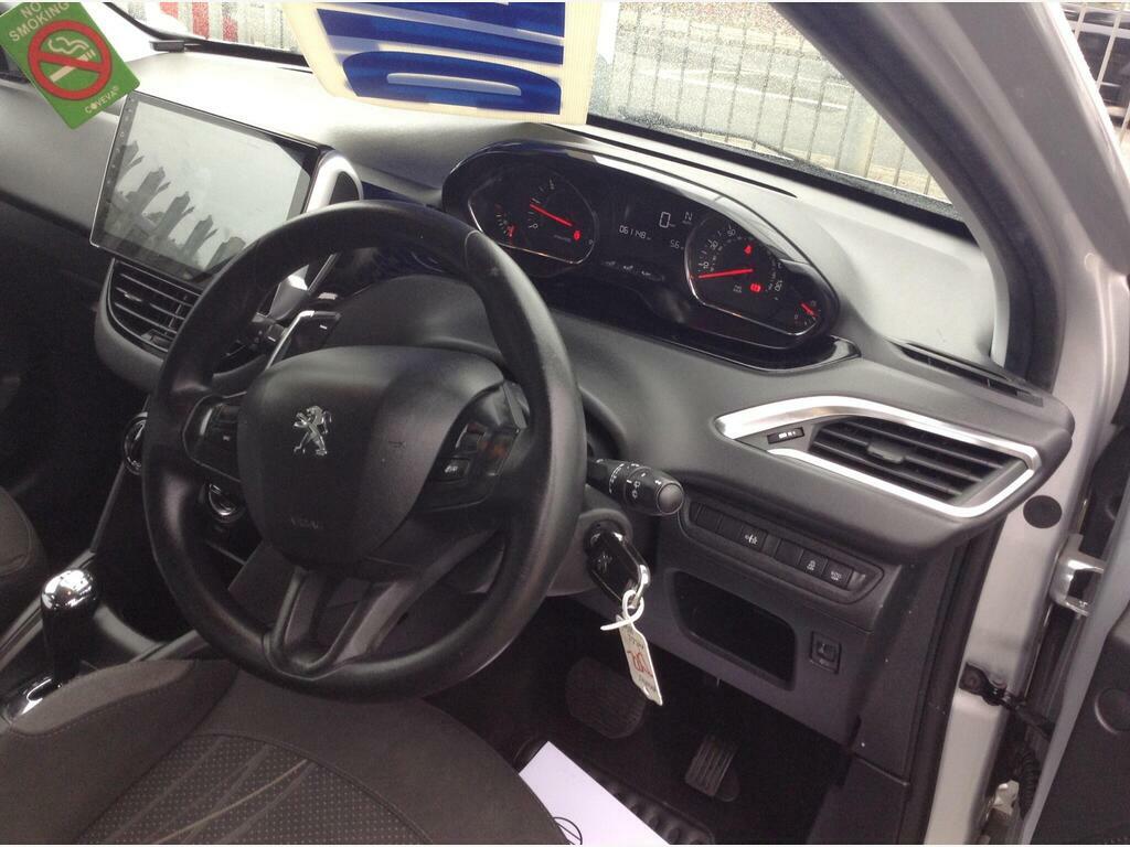 Peugeot 208 Active Red #7