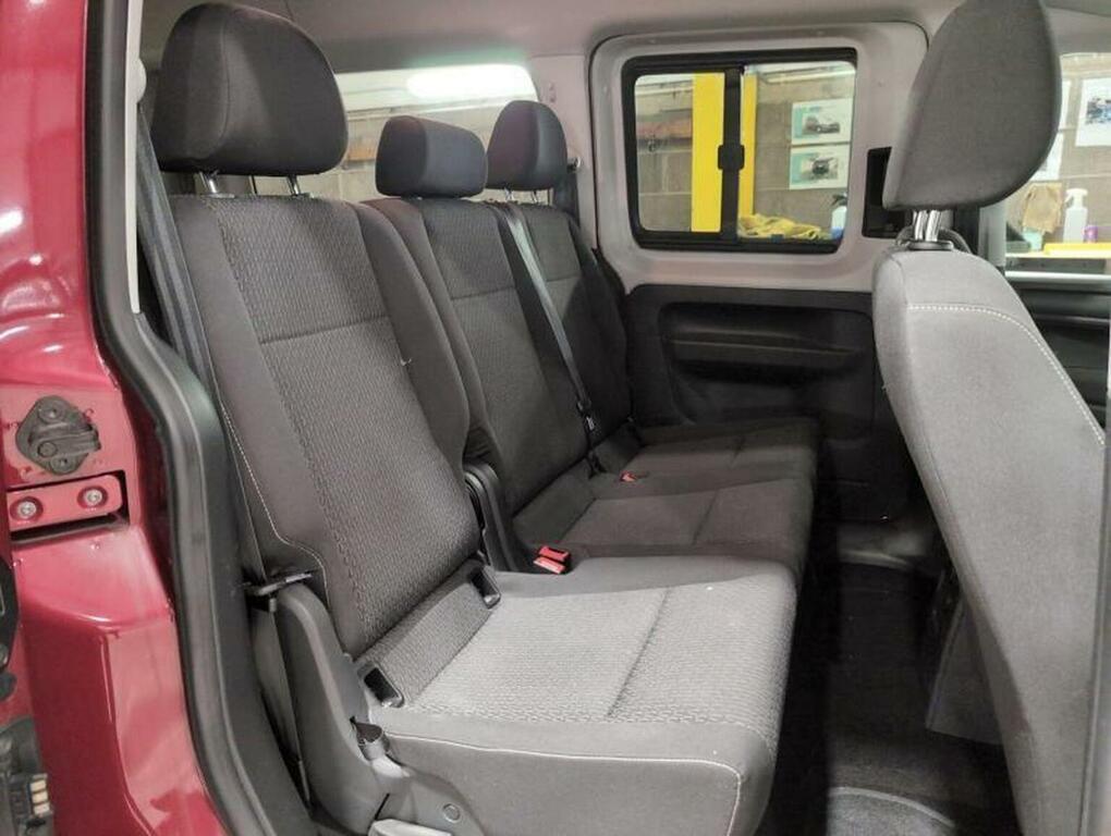 Volkswagen Caddy Maxi Life 2.0 Tdi Dsg Euro 6 Ss Red #3