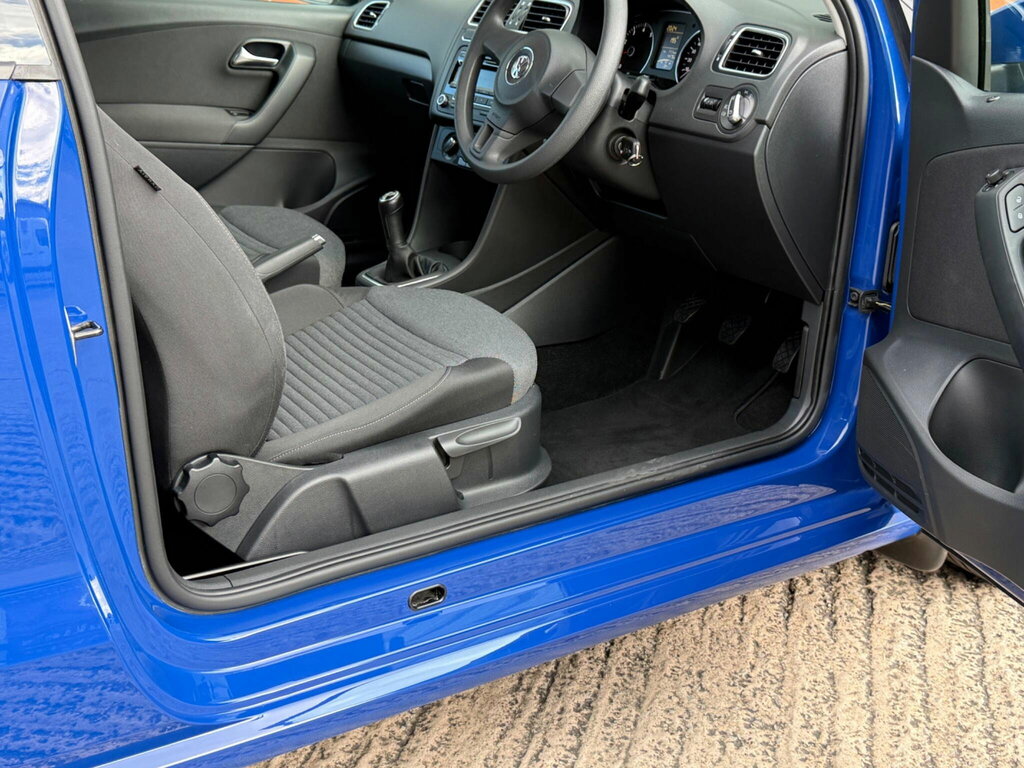 Volkswagen Polo  Yellow #16