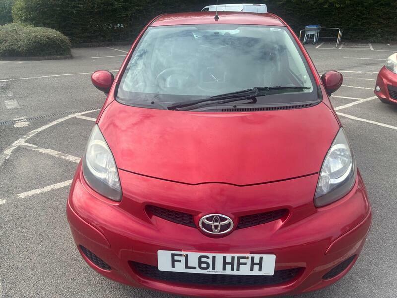 Toyota Aygo 1.0 Vvt-i Ice Euro 5 Red #2