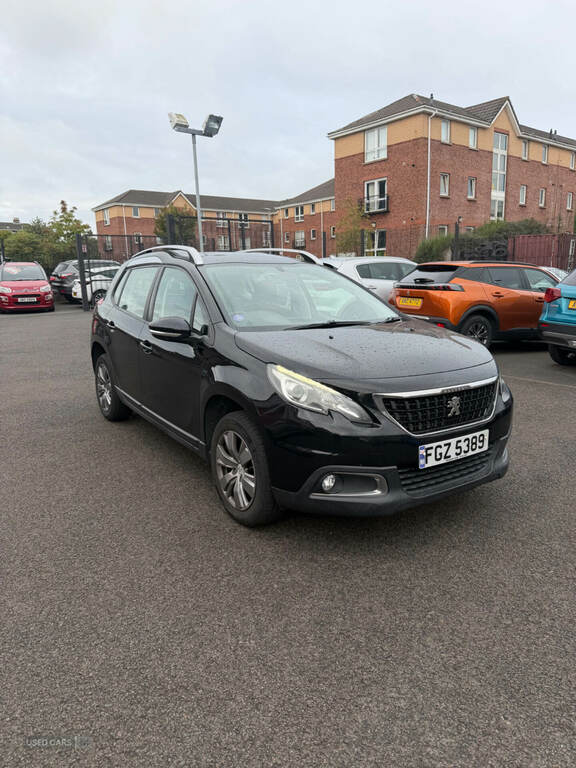 Peugeot 2008 1.2 Puretech Active Black