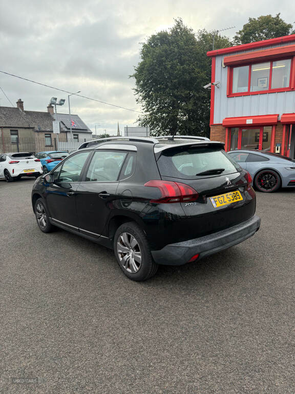 Peugeot 2008 1.2 Puretech Active Black #4