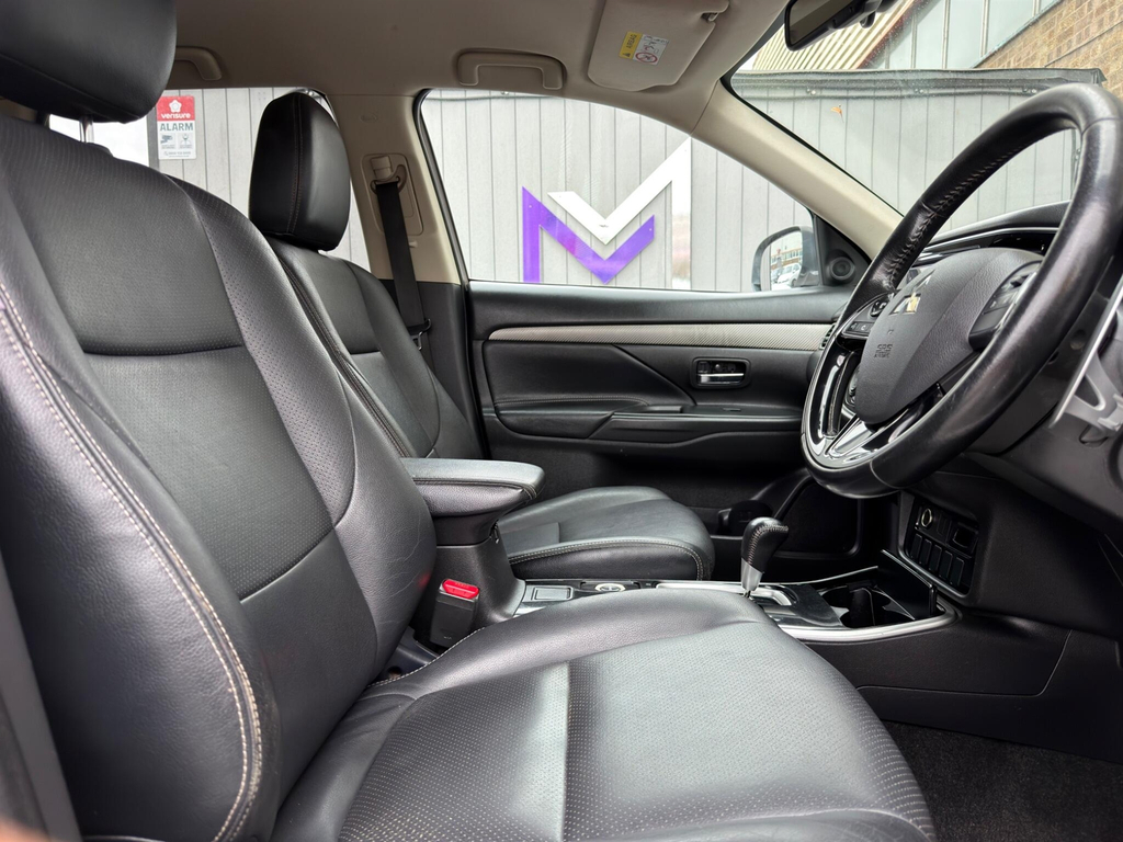 Mitsubishi Outlander  Black #22