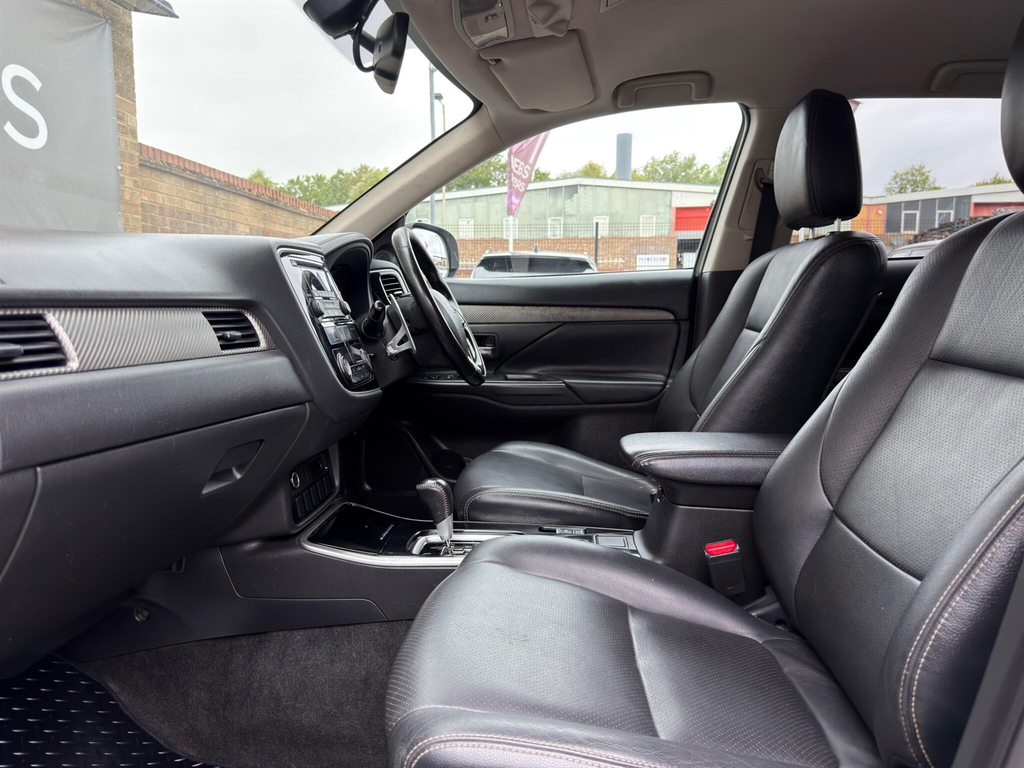 Mitsubishi Outlander  Black #40
