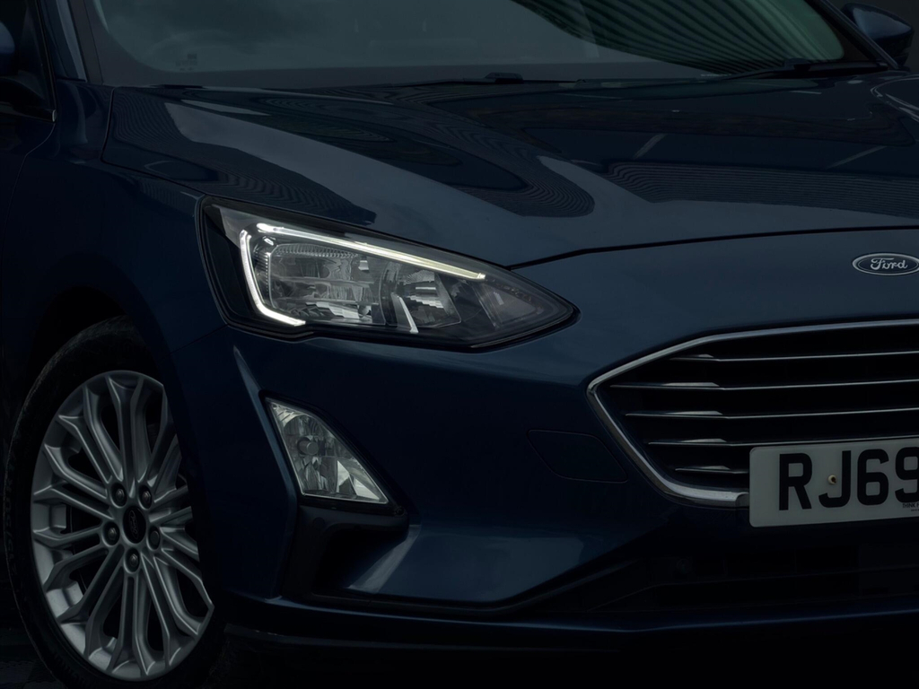 Ford Focus 1.0T Ecoboost Vignale Euro 6 Ss Black #4