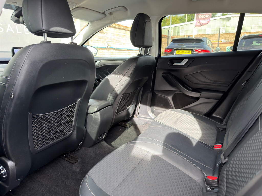 Ford Focus 1.0T Ecoboost Vignale Euro 6 Ss Black #47
