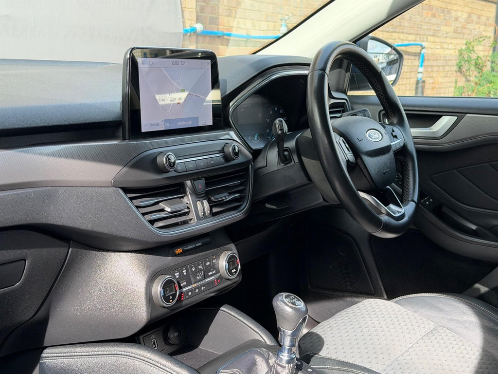 Ford Focus 1.0T Ecoboost Vignale Euro 6 Ss Black #46