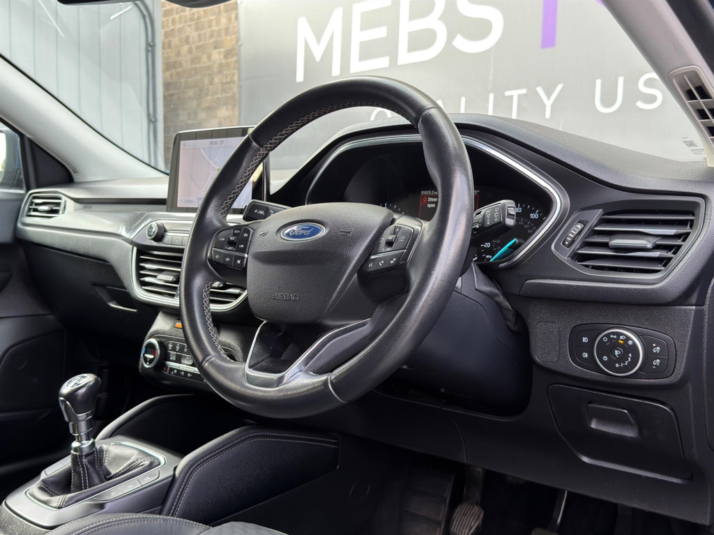 Ford Focus 1.0T Ecoboost Vignale Euro 6 Ss Black #24