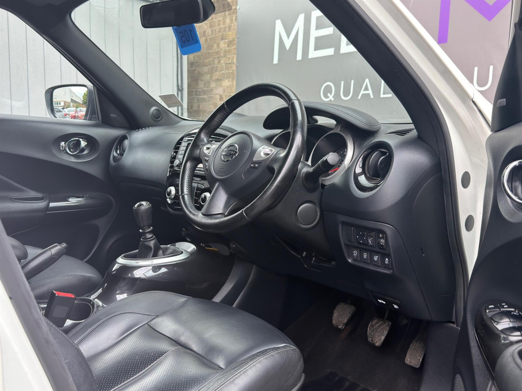 Nissan Juke 1.6 N-connecta Xtronic 117 Bhp White #10