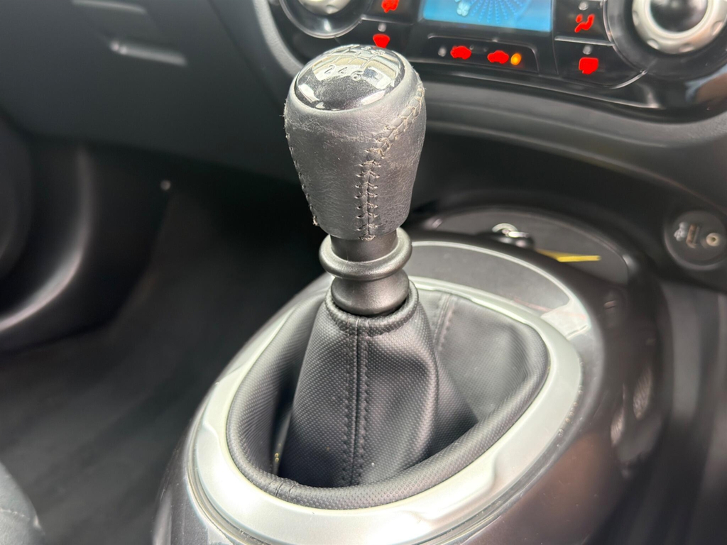 Nissan Juke 1.6 N-connecta Xtronic 117 Bhp White #38