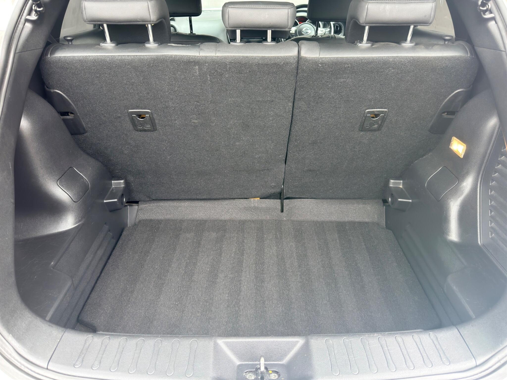Nissan Juke 1.6 N-connecta Xtronic 117 Bhp White #19
