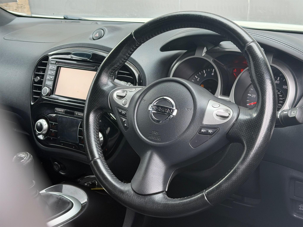 Nissan Juke 1.6 N-connecta Xtronic 117 Bhp White #11
