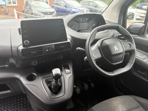 Peugeot Partner 2022 72 S Grey #2
