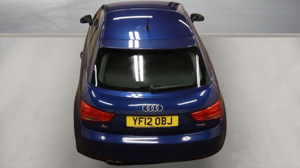 Audi A1 Sportback Tfsi Sport Black #4