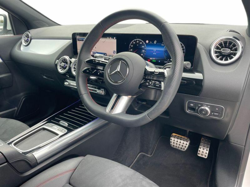 Mercedes-Benz GLA Class Suv White #5