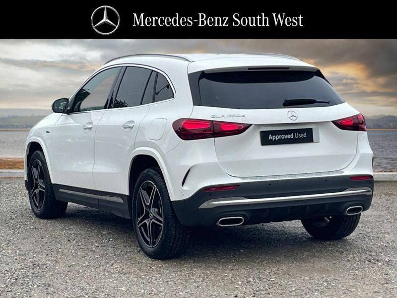 Mercedes-Benz GLA Class Suv White #2
