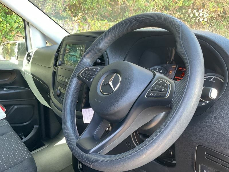 Mercedes-Benz eVito 116 E Progressive White #41