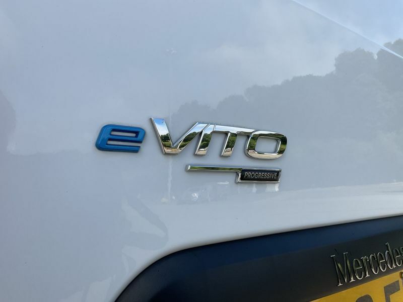 Mercedes-Benz eVito 116 E Progressive White #17