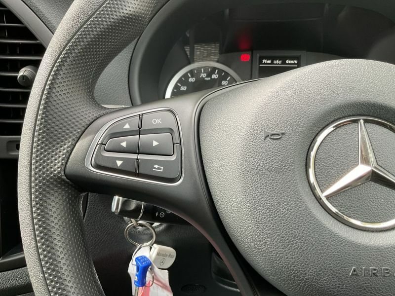 Mercedes-Benz eVito 116 E Progressive White #31