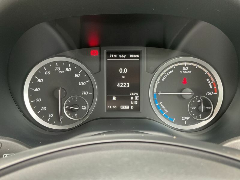 Mercedes-Benz eVito 116 E Progressive White #30