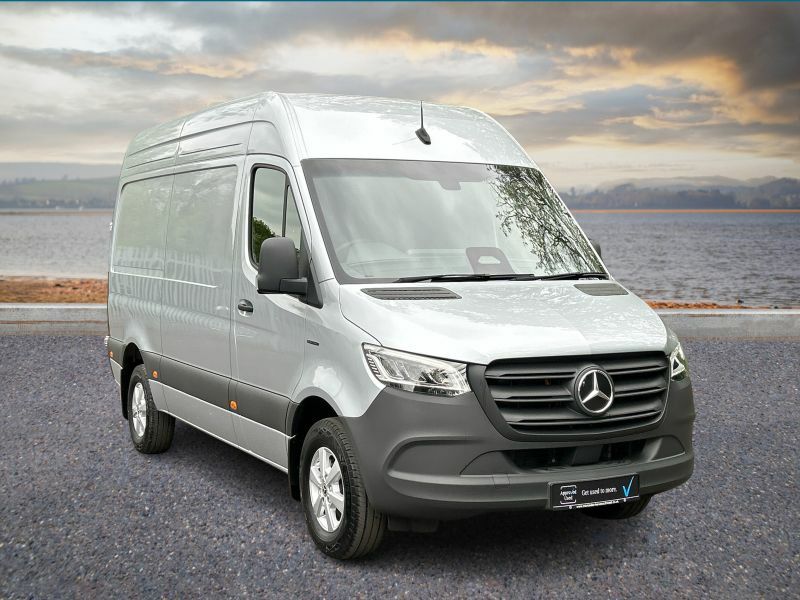 Mercedes-Benz Sprinter Mpv White