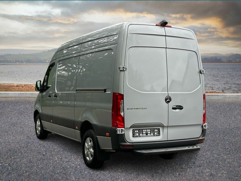 Mercedes-Benz Sprinter Mpv White #2