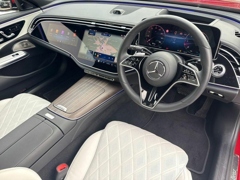 Mercedes-Benz E Class Saloon Red #5