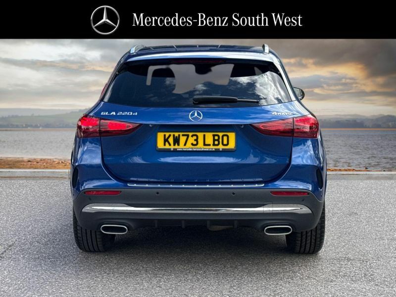 Mercedes-Benz GLA Class 200D Amg Line Executive Black #12