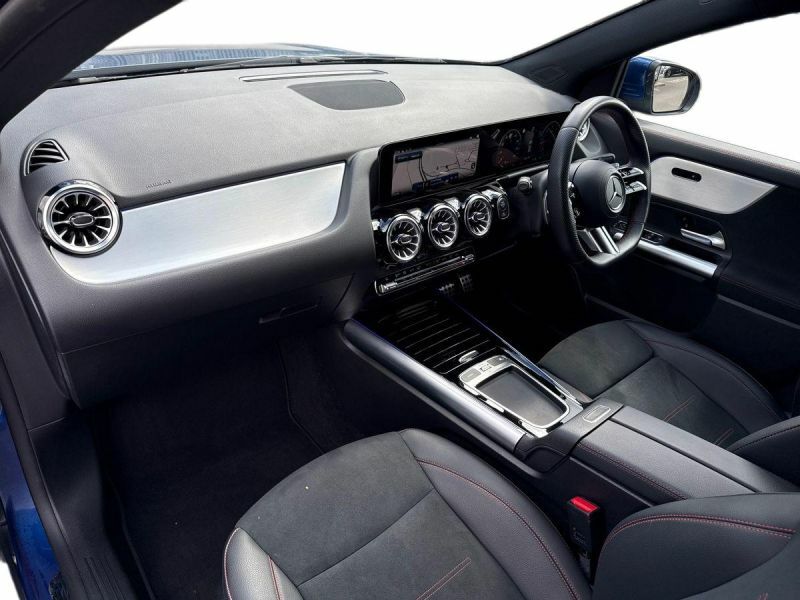 Mercedes-Benz GLA Class 200D Amg Line Executive Black #9