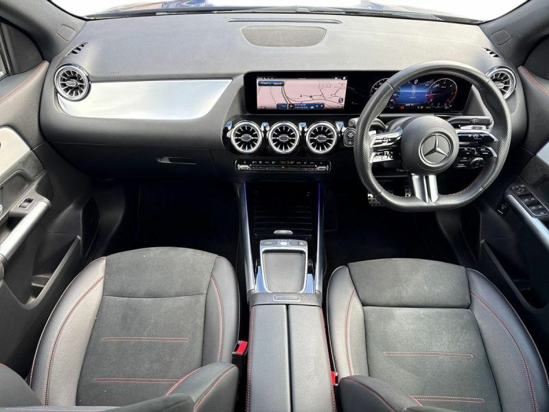 Mercedes-Benz GLA Class 200D Amg Line Executive Black #7