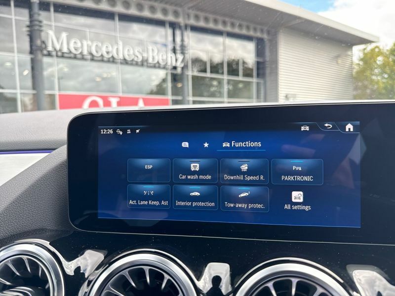 Mercedes-Benz GLA Class 200D Amg Line Executive Black #35